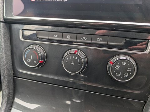 Volkswagen Golf SE NAVIGATION TSI BLUEMOTION TECHNOLOGY 24