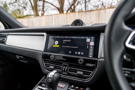 Porsche Macan S PDK. PANO ROOF. BOSE SOUND SYSTEM. HEATED FRONT SEATS. REVERSING CAMERA. 24