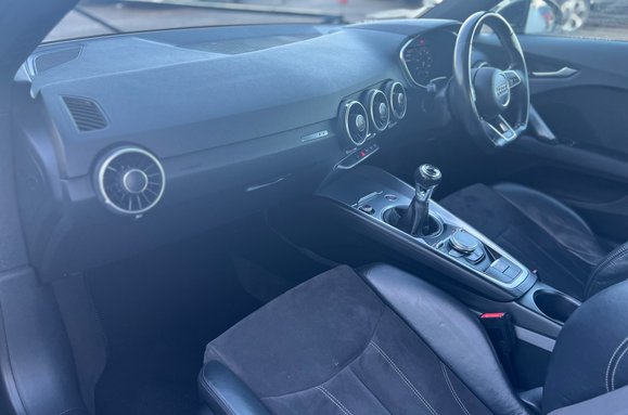 Audi TT 2.0 TDI ULTRA S LINE 27