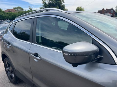 Nissan Qashqai 1.2 DIG-T N-Connecta XTRON 2WD Euro 6 (s/s) 5dr 15