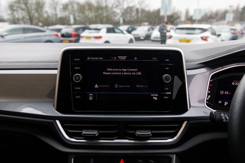 Volkswagen T-Roc STYLE TSI DSG 25