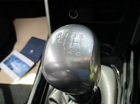 Peugeot 2008 1.2 PureTech Allure Premium Euro 6 (s/s) 5dr 21