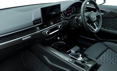 Audi RS4 Avant Carbon Black 16