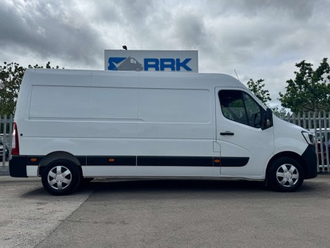 Renault Master 2.3 dCi 35 Business+ Panel Van 4dr Diesel Manual FWD LWB Medium Roof Euro 6 33