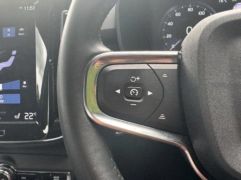Volvo XC40 1.5h T4 Recharge 10.7kWh Plus SUV 5dr Petrol Plug-in Hybrid Auto Euro 6 (s/ 12