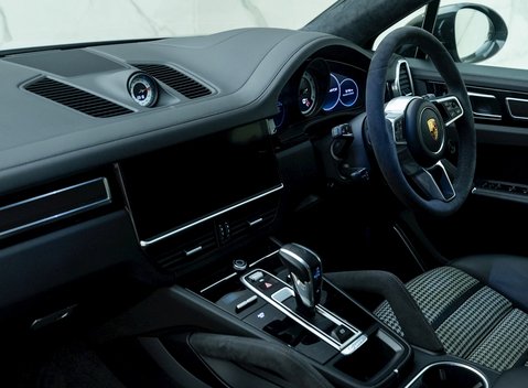 Porsche Cayenne GTS Coupé 15