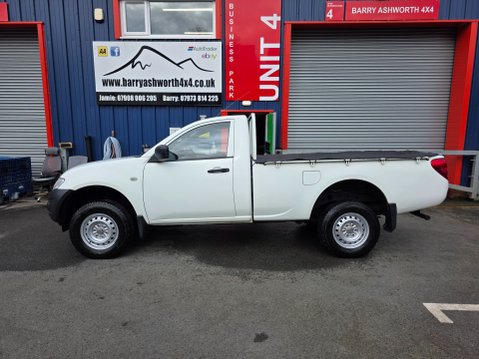 Mitsubishi L200 DI-D 4X4 4WORK S/C 5