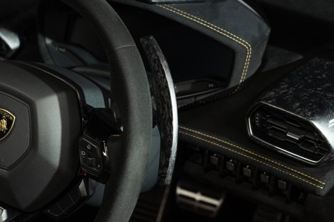 Lamborghini Huracan 35