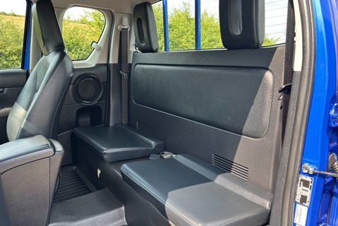 Toyota Hilux Active 4WD D-4D ECB Pickup 16