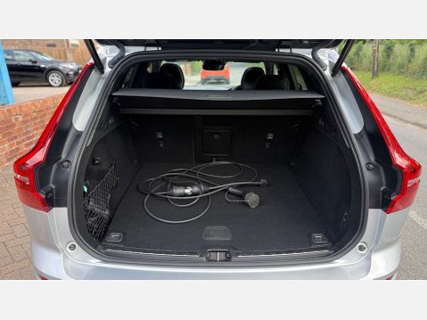 Volvo XC60 2.0 XC60 R-Design Pro T8 Recharge AWD Auto 4WD 5dr 15