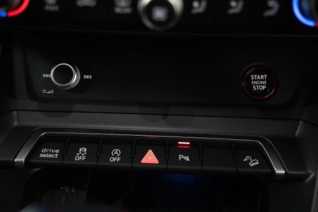 Audi RS Q3 2.5 TFSI Vorsprung SUV 5dr Petrol S Tronic quattro Euro 6 (s/s) (400 ps) 11