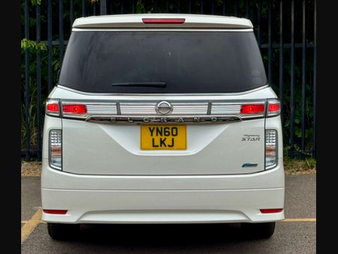 Nissan Elgrand Highway Star 5