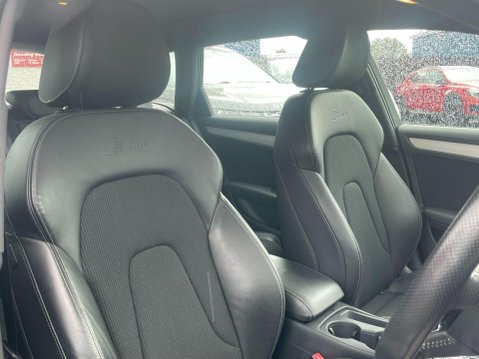 Audi A4 2.0 TDI S line Euro 5 (s/s) 5dr 16