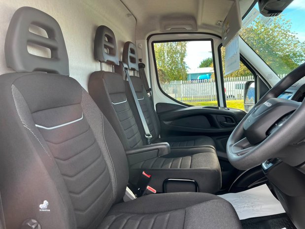Iveco Daily Daily 35S14A8V H2 2.3 Van 3520L WB Hi-Matic 9