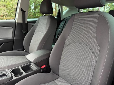 SEAT Leon 1.2 TSI SE Dynamic Technology Euro 6 (s/s) 5dr 27