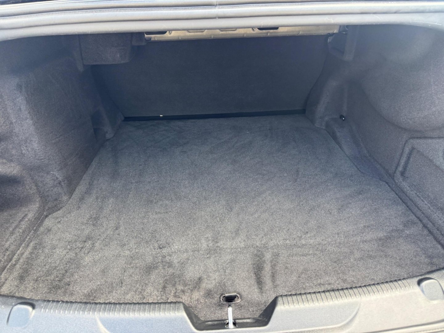 2019 Jaguar XE — image 43