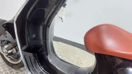 Piaggio Vespa Primavera 2016 17K RUNS WELL EASY LIGHT PROJECT 125CC SCOOTER BIKE 19