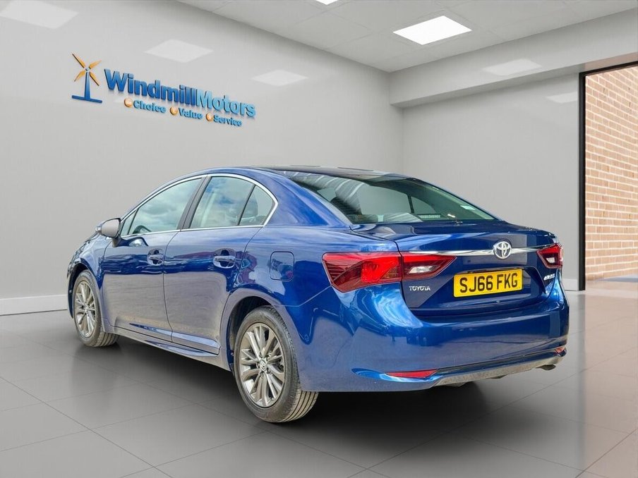 2016 Toyota Avensis — image 8