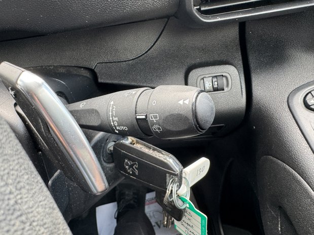 Peugeot Partner AUTO SWB L1H1 Low Roof Premium Plus Air Con Alloys Nav Sensors EURO 6 22