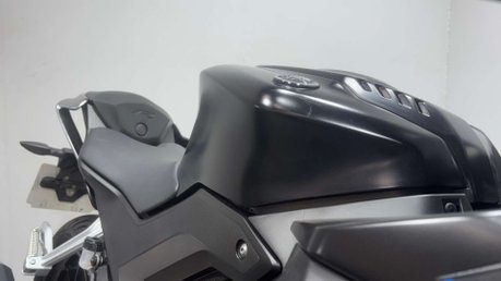 Yamaha R125 YZF 2023 ONLY 4K 1 OWNER NEW MOT SERVICED SPORTS BIKE 125CC 32