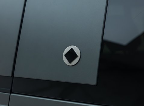 Land Rover Defender 110 OCTA EDITION ONE 45