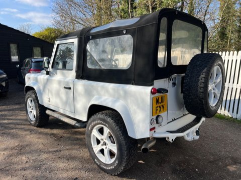 Land Rover Defender 90 TD 13