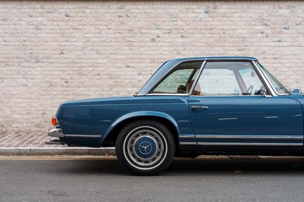 Mercedes-Benz SL Series 280 SL 11