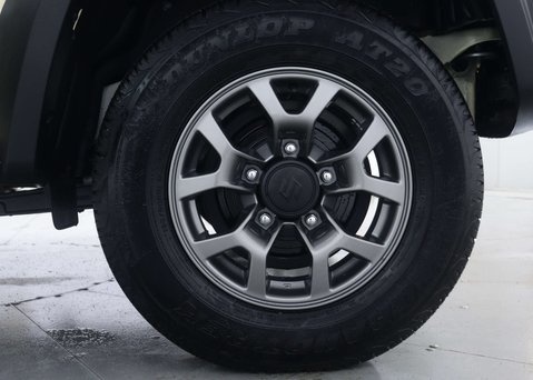 Suzuki Jimny SZ5 4X4 19