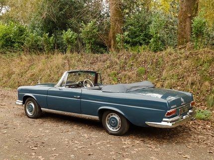 Mercedes-Benz W111 280SE Cabriolet 7