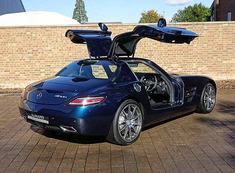 Mercedes-Benz SLS AMG 19