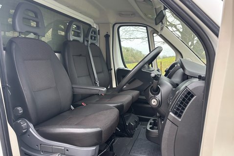 Peugeot Boxer 165ps BlueHDi 335 Drop & Go Low Floor Traffic Management - Toolbox 4