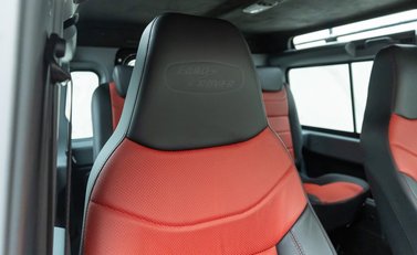 Land Rover Defender 90 ADVENTURE 15