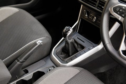 Volkswagen Polo LIFE TSI 27