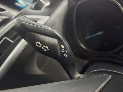 Ford Focus 1.6 Focus Zetec 105 5dr 55
