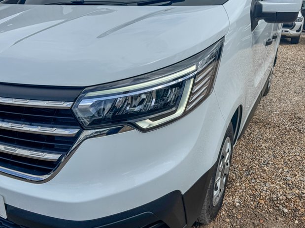 Renault Trafic SWB L1H1 [SOLD MM] Low Roof Advance SL30 Air Con Nav Sensors EURO 6 3