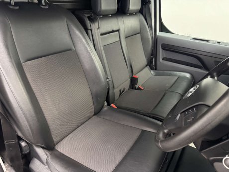 Vauxhall Vivaro 1.5 Vivaro 2900 Sportive S/S 37