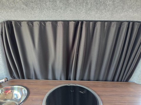 Volkswagen Caddy Maxi Camper Crib 26