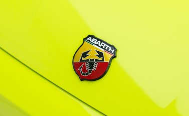 Abarth 500e Scorpionissima 30