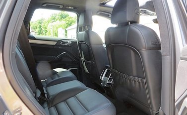 Porsche Cayenne Turbo 5