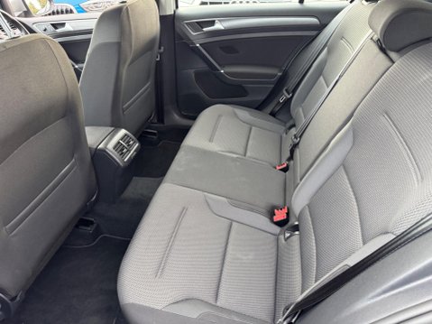 Volkswagen Golf 1.0 TSI BlueMotion Tech SE Nav Euro 6 (s/s) 5dr 37