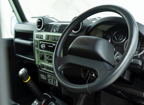 Land Rover Defender 110 Heritage 9