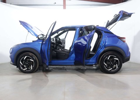 Nissan Juke 1.6 Juke N-Connecta HEV CVT 5dr 52