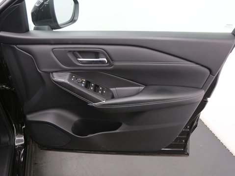 Nissan Qashqai 1.3 DIG-T MHEV N-Connecta Euro 6 (s/s) 5dr 20