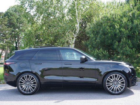 Land Rover Range Rover Velar 3.0 D300 R-Dynamic HSE SUV 5dr Diesel Auto 4WD Euro 6 (s/s) (300 ps) 6