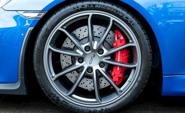 Porsche Cayman GT4 10