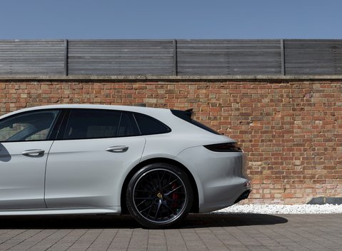 Porsche Panamera Turbo Sport Turismo 29