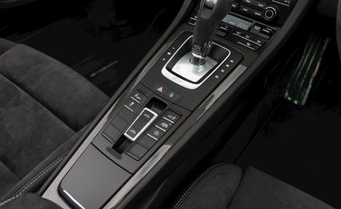 Porsche 911 Targa 4 GTS (991.2) 21