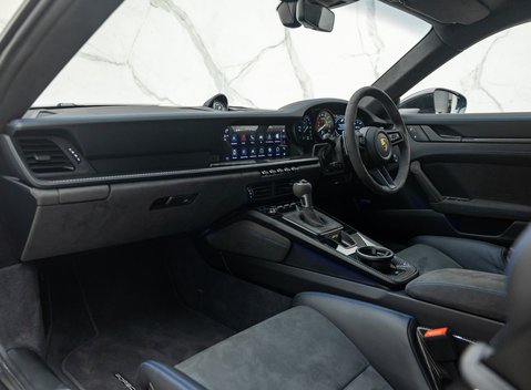 Porsche 911 GT3 (992) 19