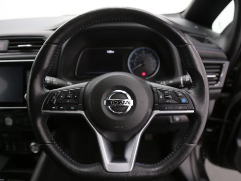Nissan LEAF 40kWh Tekna Auto 5dr 10