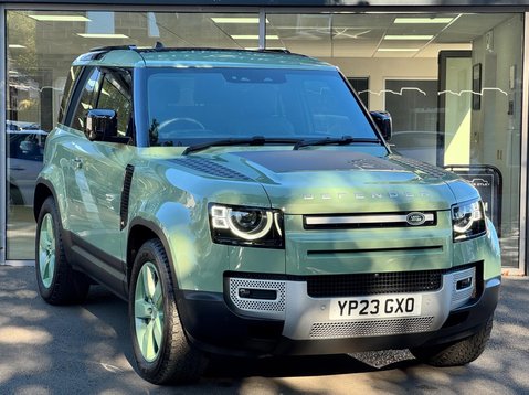 Land Rover Defender 75TH LIMITED EDITION 1